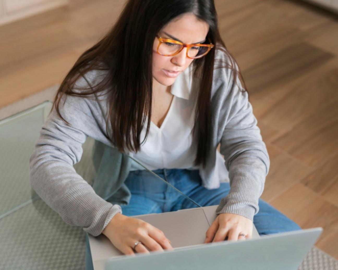 Sesión de consultoría financiera personalizada con análisis de portfolio